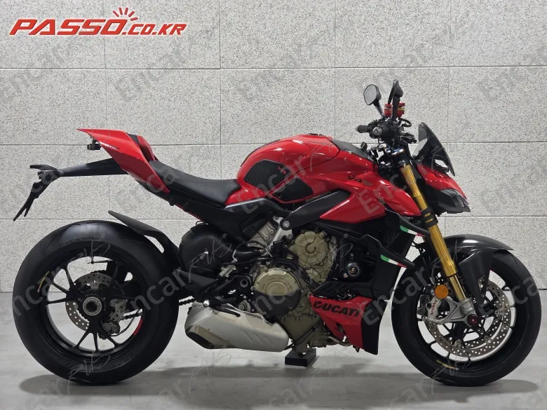 Ducati Streetfighter V4 S - фото 0