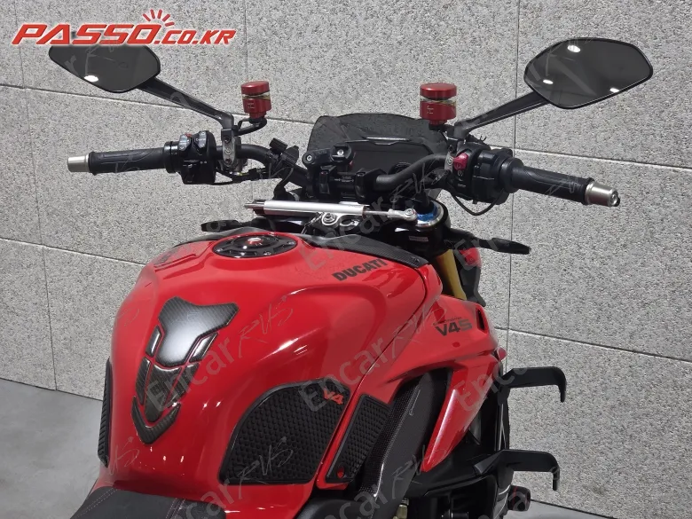 Ducati Streetfighter V4 S - фото 3