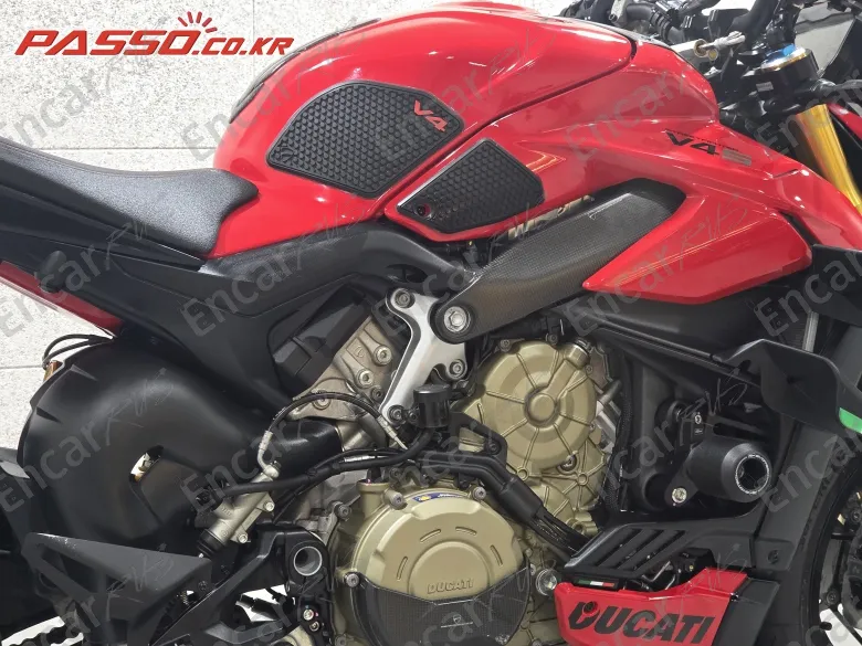 Ducati Streetfighter V4 S - фото 4