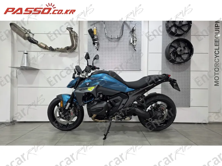 BMW R 1300 R - фото 1