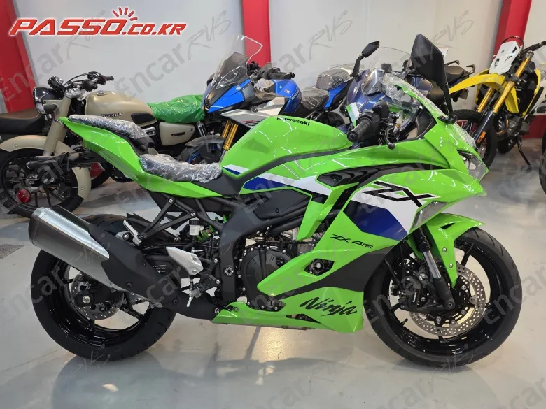 KAWASAKI NINJA ZX 4 RR - фото 0