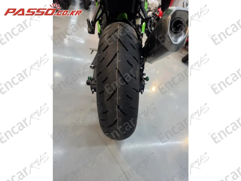 KAWASAKI NINJA ZX 4 RR - фото 5