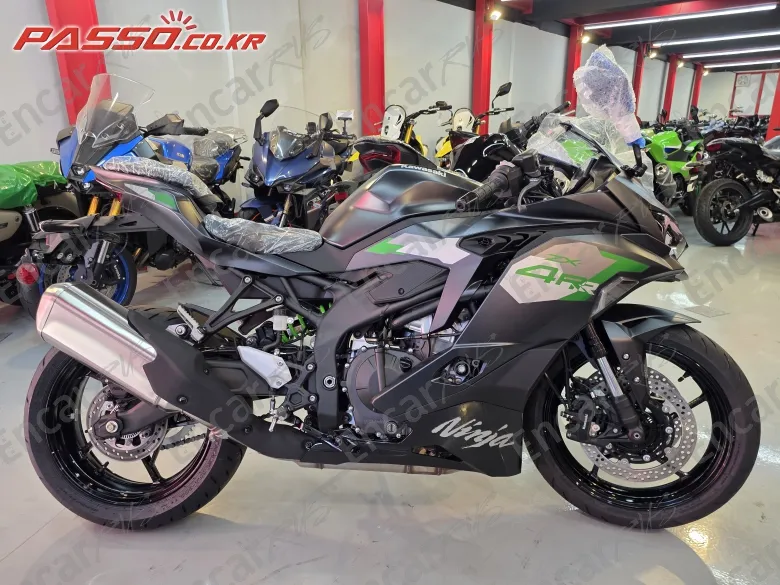 KAWASAKI NINJA ZX 4 RR - фото 0
