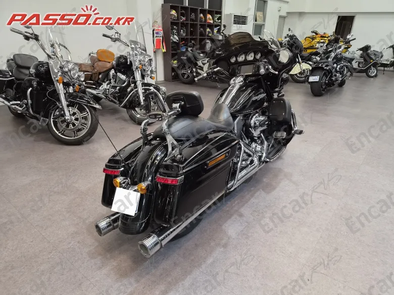 Harley-Davidson Flhx - фото 6