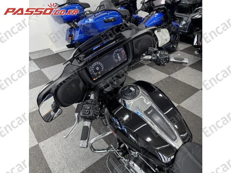 Harley-Davidson Flhx - фото 3