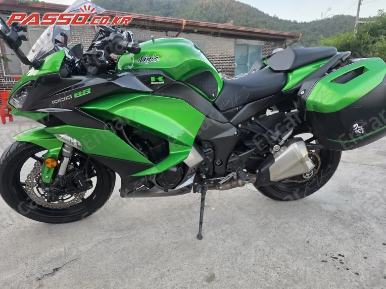 Kawasaki Z 1000 SX - фото 1
