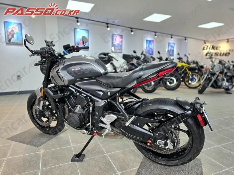 Triumph Trident 660 - фото 5