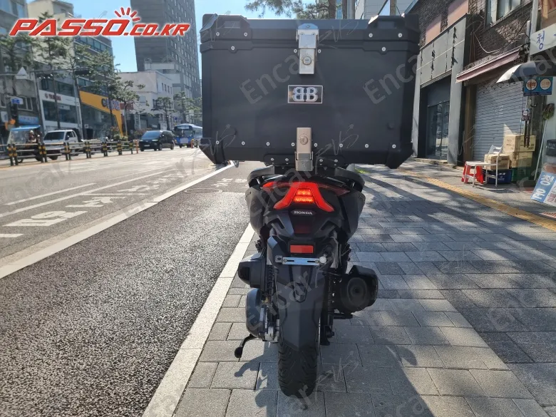 Honda Forza 350 - фото 2
