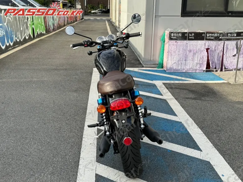 Triumph Bonneville T120 Black - фото 2