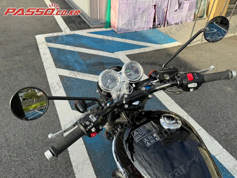 Triumph Bonneville T120 Black - фото 3