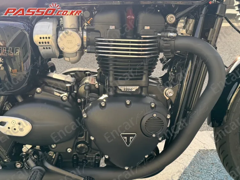 Triumph Bonneville T120 Black - фото 4