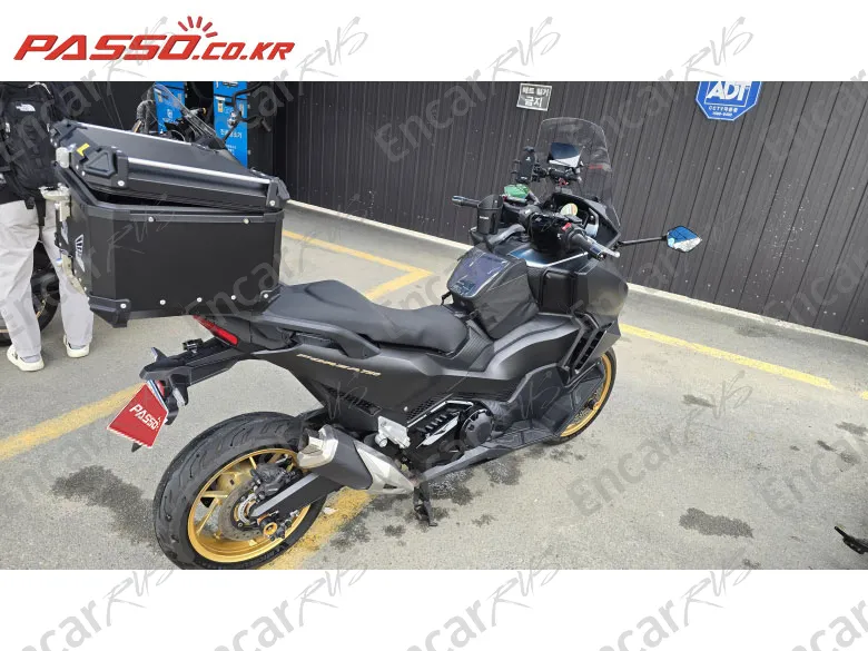 Honda Forza 750 - фото 0