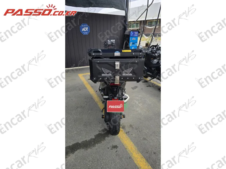 Honda Forza 750 - фото 2