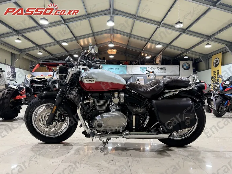 Triumph Speedmaster - фото 1