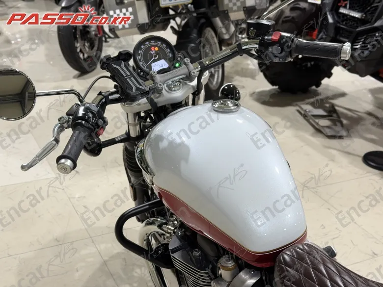 Triumph Speedmaster - фото 3