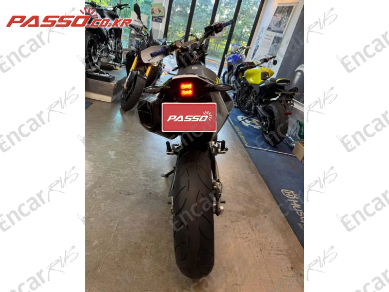 Husqvarna 701 Supermoto - фото 2