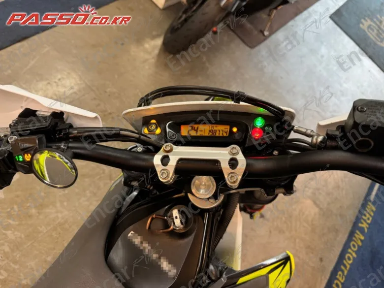 Husqvarna 701 Supermoto - фото 3