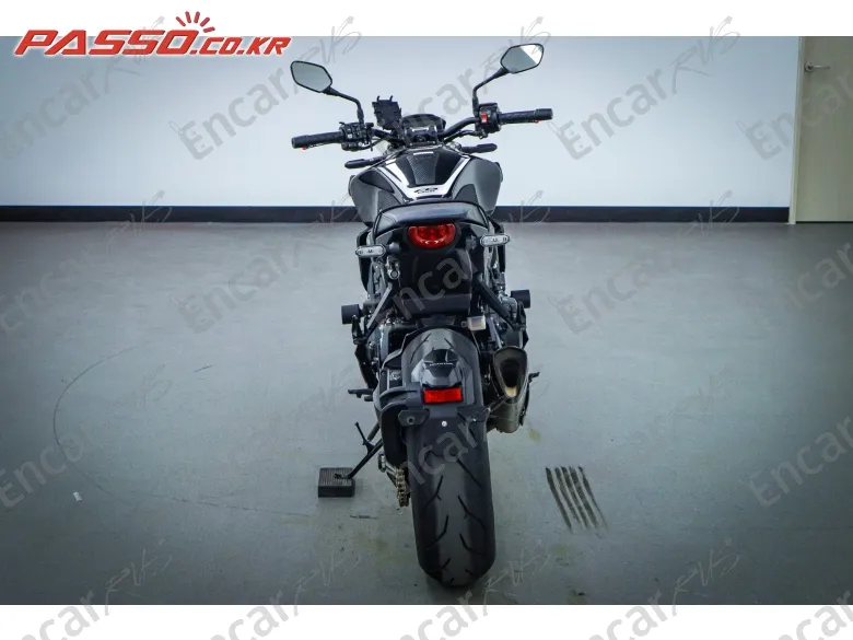 Honda CB 1000 R - фото 2