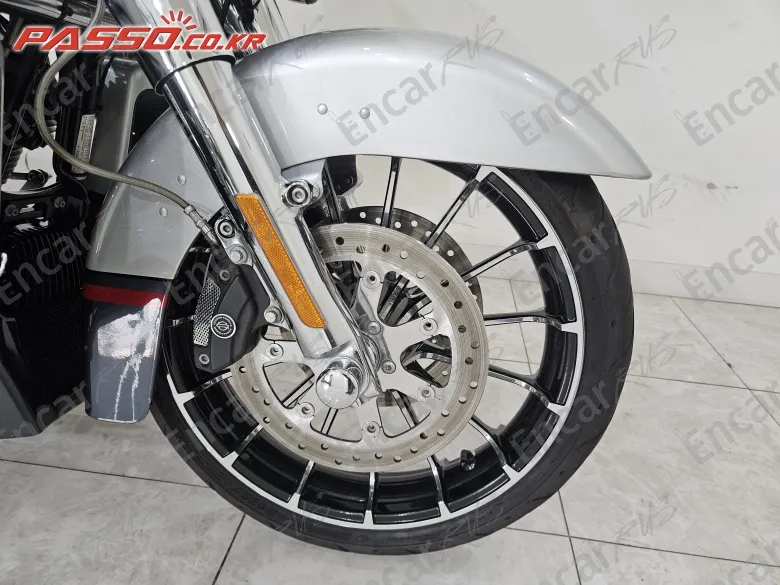 Harley-Davidson Flhxse - фото 5
