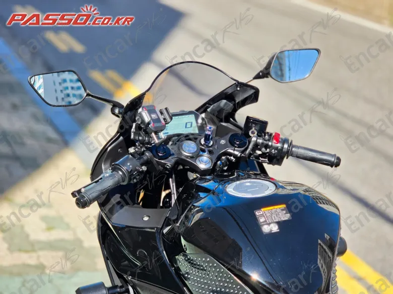 Yamaha Yzf R3 - фото 3