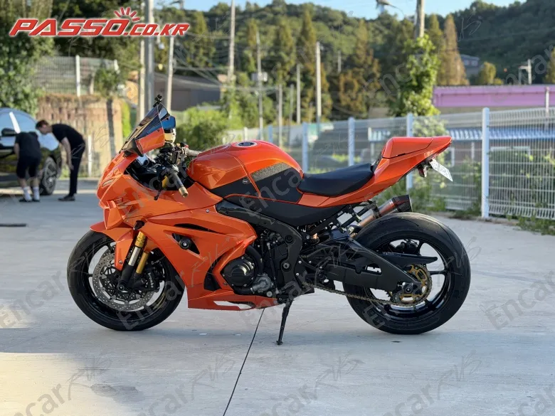 Suzuki GSX R 1000 R ABS - фото 1