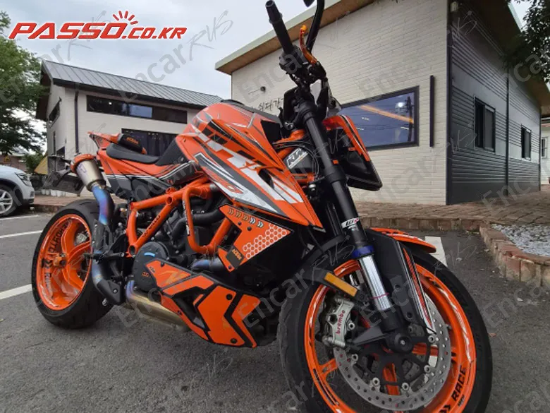 KTM 1290 Super Duke R - фото 0