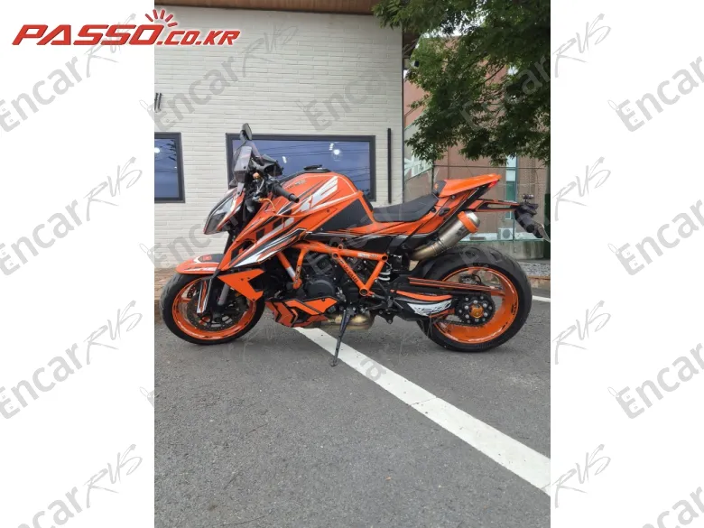 KTM 1290 Super Duke R - фото 1