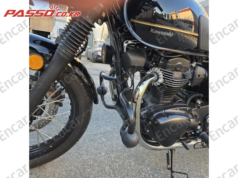 Kawasaki W 800 Cafe - фото 4