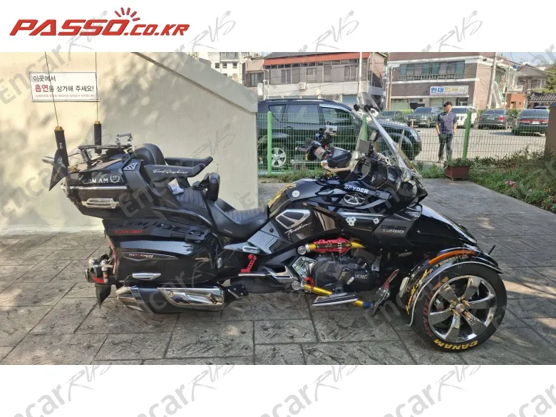 BRP Can-Am Spyder F3 Limited - фото 0