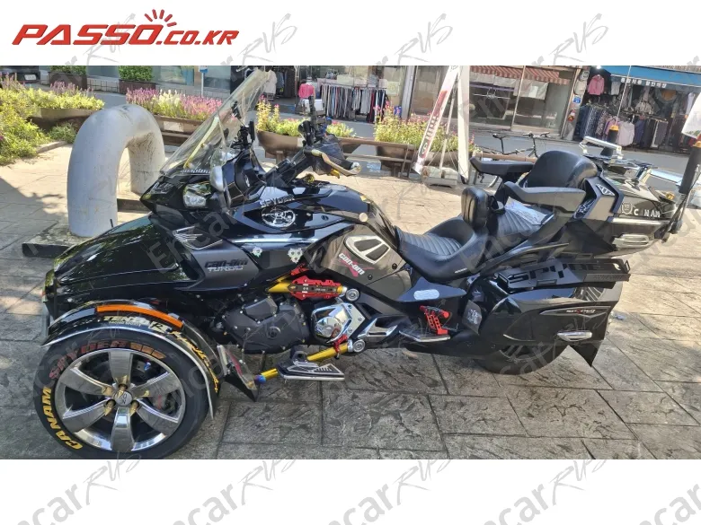 BRP Can-Am Spyder F3 Limited - фото 1