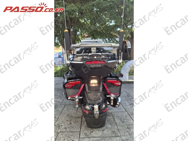BRP Can-Am Spyder F3 Limited - фото 2
