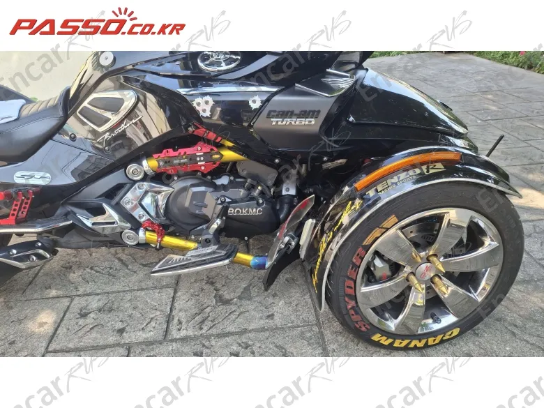BRP Can-Am Spyder F3 Limited - фото 5