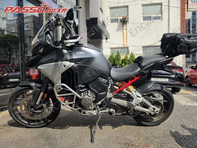 Ducati Multistrada V4 S - фото 1