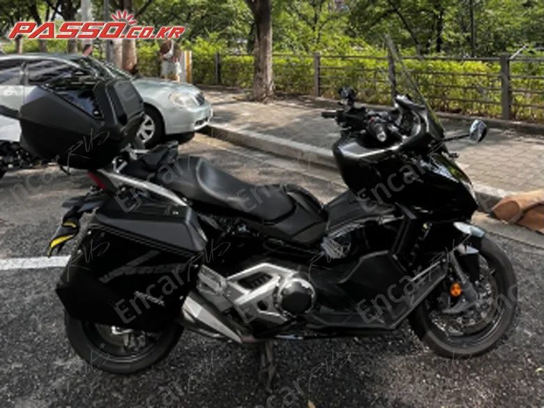 Honda Forza 750 - фото 0