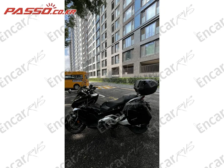 Honda Forza 750 - фото 1