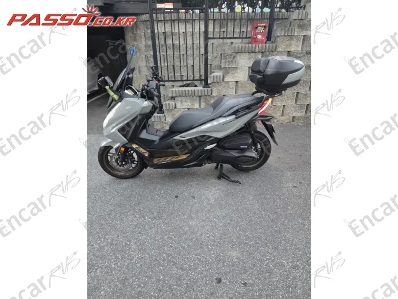Honda Forza 350 - фото 1