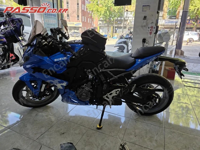Suzuki GSX 8 R - фото 1