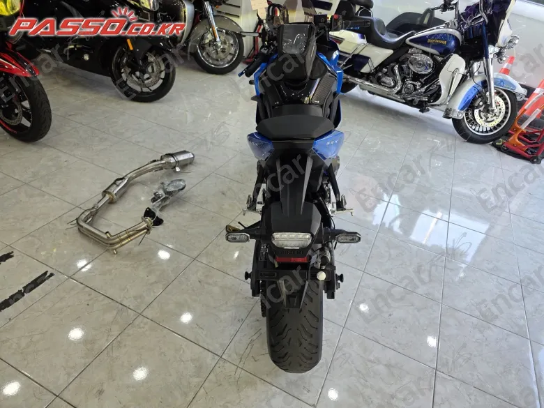 Suzuki GSX 8 R - фото 2