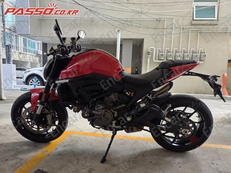 Ducati Monster 937 - фото 1