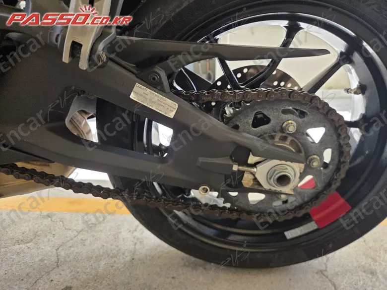 Ducati Monster 937 - фото 5