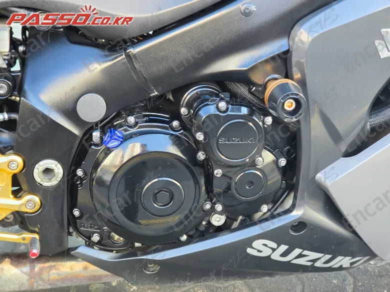 Suzuki GSX S 1000 F - фото 4