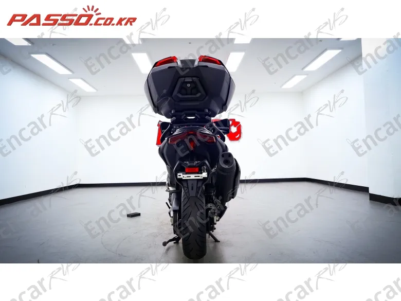 Yamaha T Max 560 - фото 2