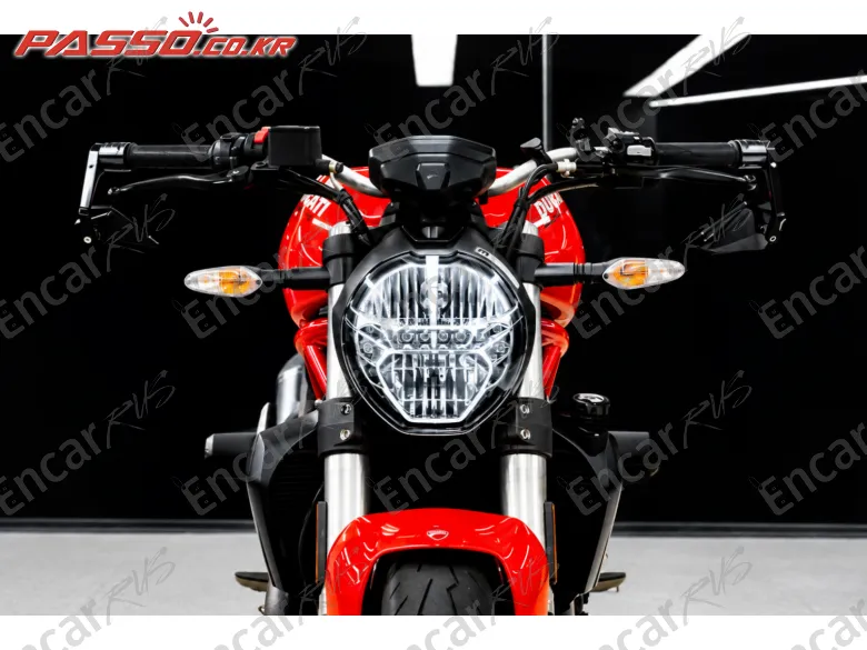 Ducati Monster 821 - фото 4