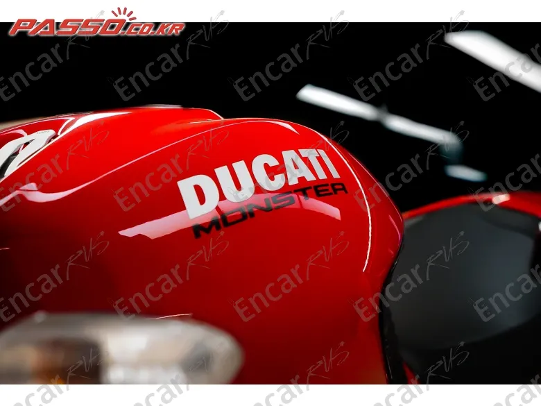 Ducati Monster 821 - фото 5