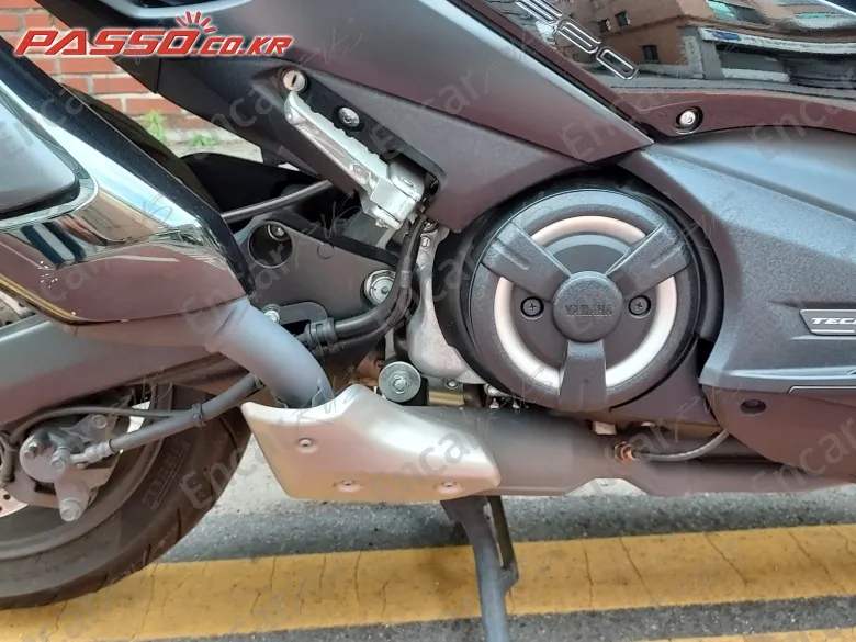 YAMAHA T MAX 560 - фото 4