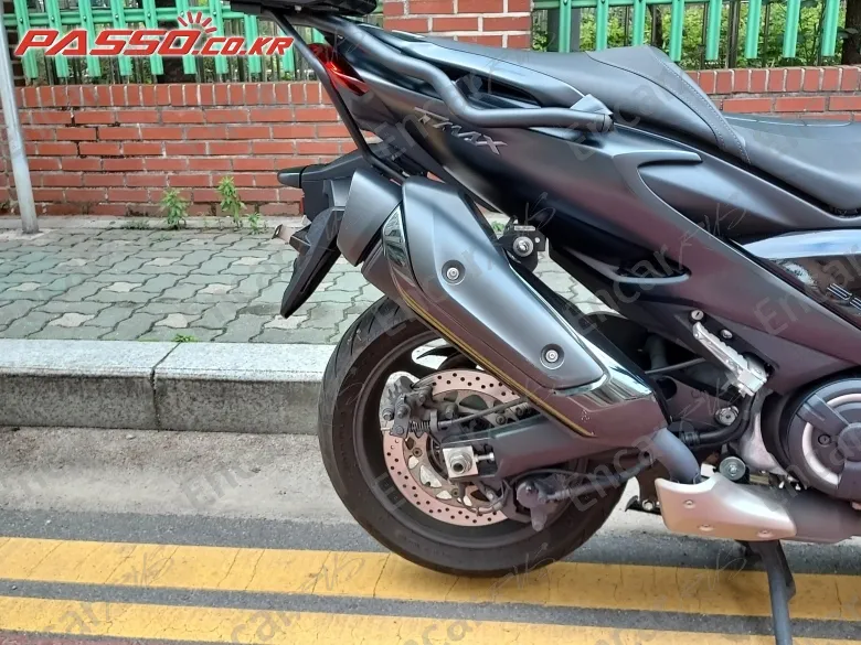 YAMAHA T MAX 560 - фото 6