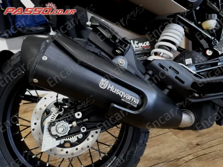 HUSQVARNA SVARTPILEN 125 - фото 5