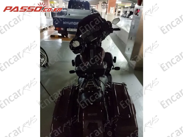 HARLEY-DAVIDSON FLHXS STREET GLIDE SPECIAL - фото 3
