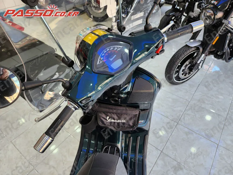 Vespa Gts 300 Super Racing Sixties - фото 3