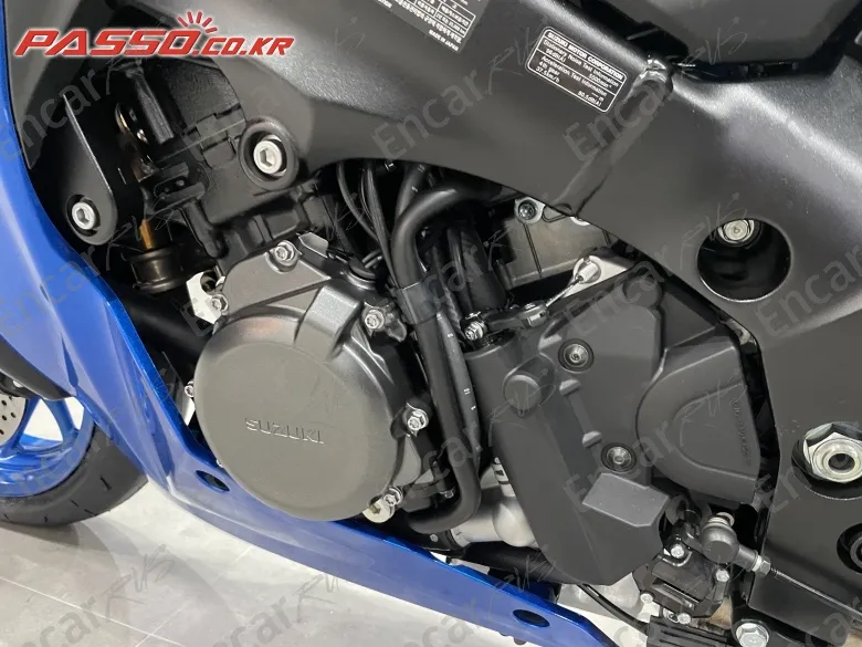 SUZUKI GSX S 1000 GT - фото 4